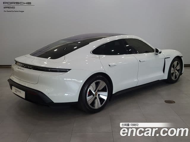 Porsche Taycan 2022 — Photo 18/20