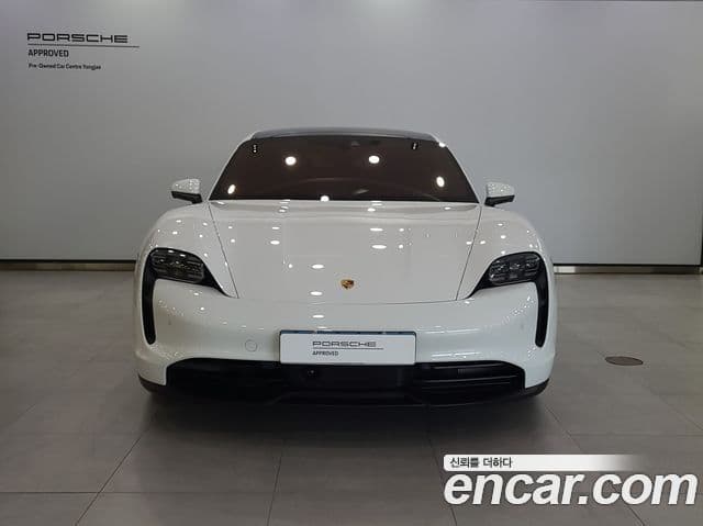 Porsche Taycan 2022 — Photo 16/20
