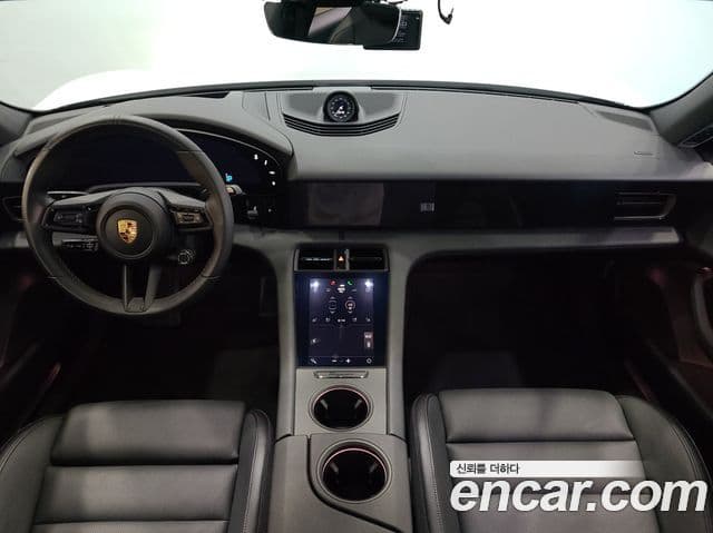 Porsche Taycan 2022 — Photo 14/20