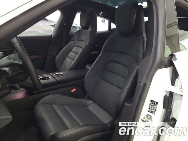 Porsche Taycan 2022 — Photo 4/20