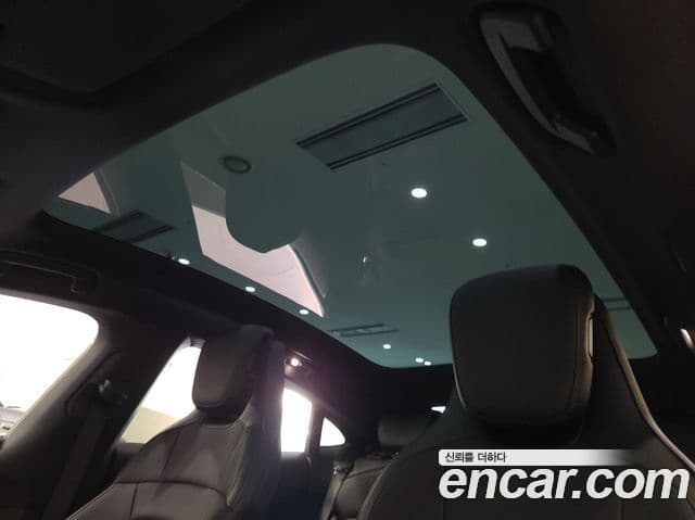 Porsche Taycan 2022 — Photo 8/20