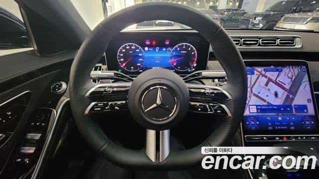 Mercedes-Benz S-Class 2025 — Photo 8/20
