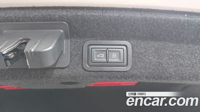 Audi A6 2020 — ფოტო 16/20