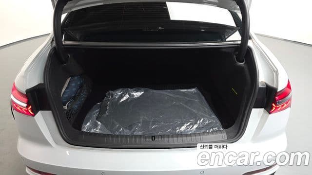 Audi A6 2020 — ფოტო 17/20