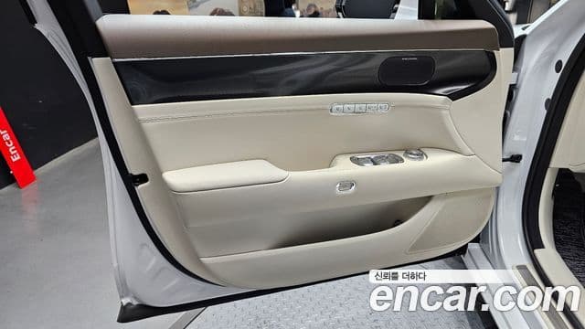 Genesis G90 2025 — ფოტო 20/31