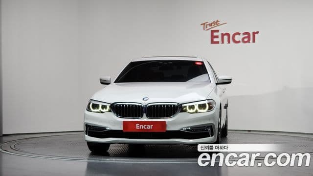BMW 5 Series 2018 — ფოტო 3/20