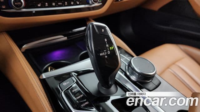 BMW 5 Series 2018 — ფოტო 9/20