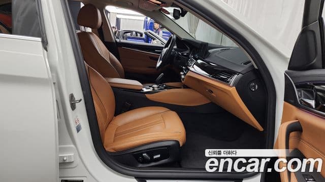 BMW 5 Series 2018 — ფოტო 11/20