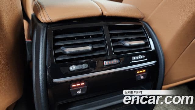 BMW 5 Series 2018 — ფოტო 19/20