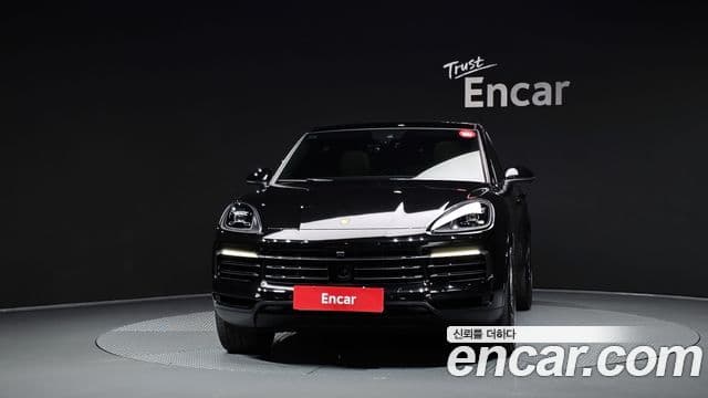 Porsche Cayenne 2023 — ფოტო 2/20