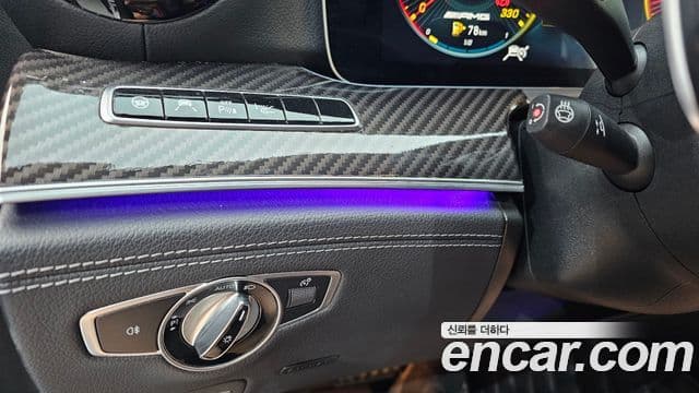 Mercedes-Benz AMG GT 2019 — Şəkil 18/20