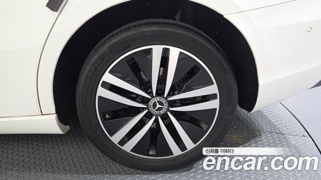 Mercedes-Benz A-Class 2021 — Photo 11/30