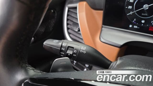 Kia Seltos 2023 — Şəkil 19/20