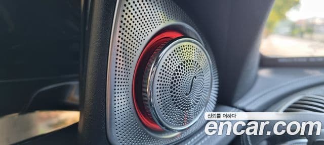 Mercedes-Benz E-Class 2021 — фото 5 из 10
