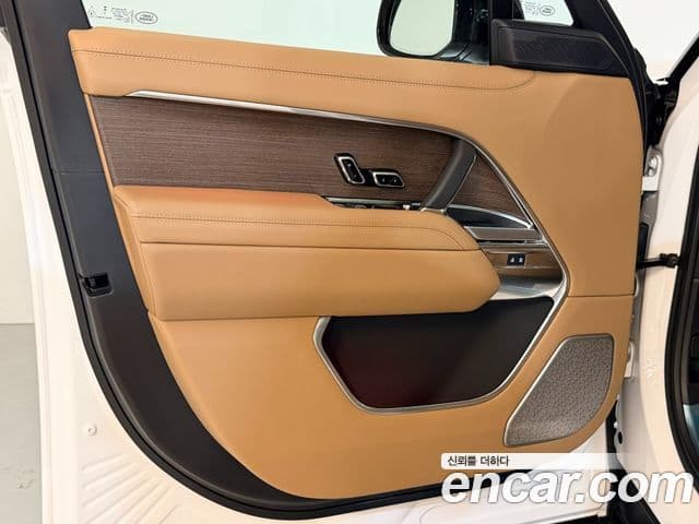 Land Rover Range Rover 2026 — Фото 15/20