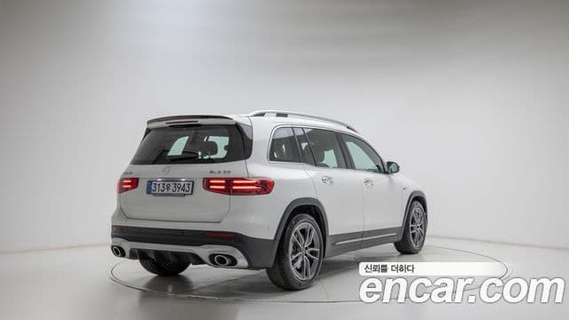 Mercedes-Benz GLB-Class 2025 — Фото 1/20