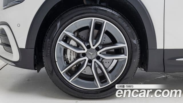 Mercedes-Benz GLB-Class 2025 — Фото 4/20