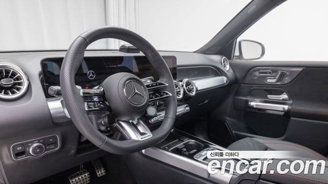 Mercedes-Benz GLB-Class 2025 — Фото 13/20