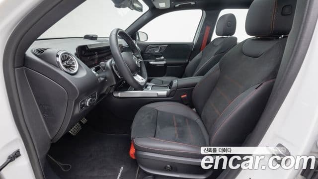 Mercedes-Benz GLB-Class 2025 — Фото 14/20