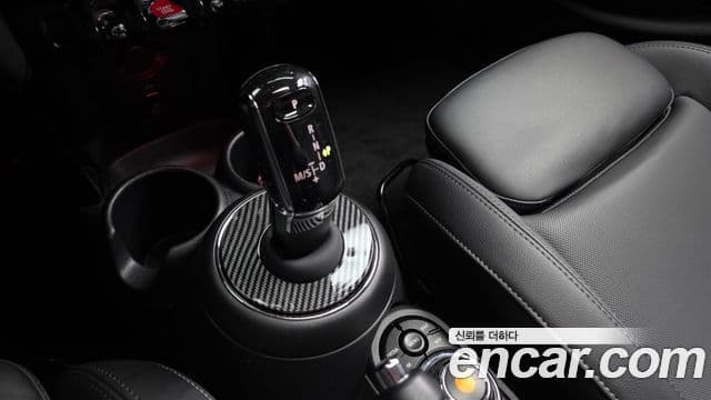 Mini Cooper 2020 — Фото 9/20