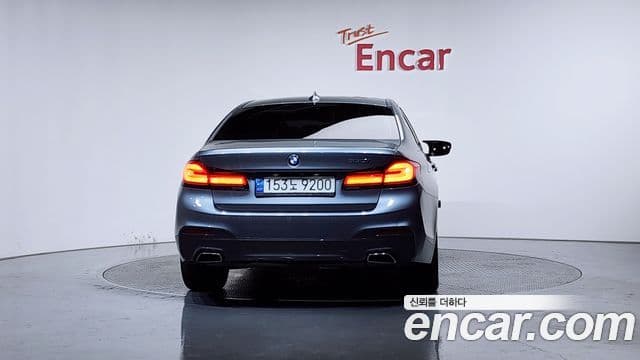 BMW 5 Series 2018 — ფოტო 4/20
