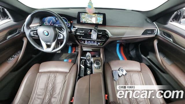 BMW 5 Series 2018 — ფოტო 7/20
