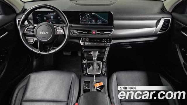 Kia Seltos 2023 — ფოტო 7/20