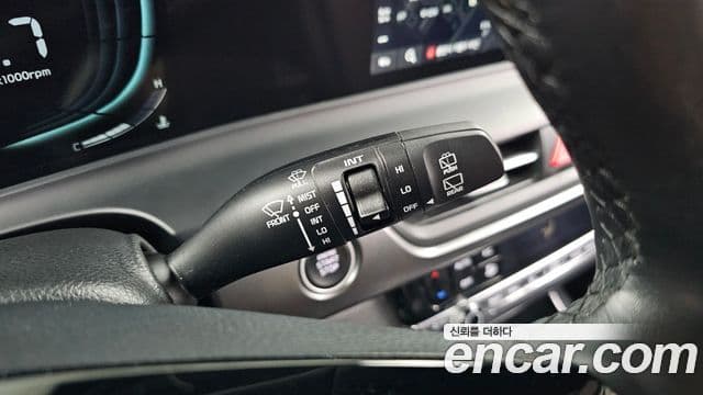 Kia Seltos 2023 — ფოტო 18/20
