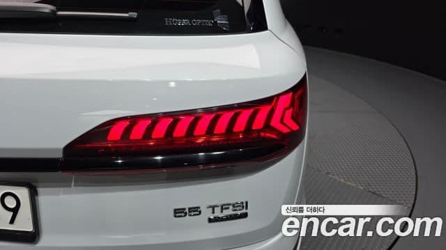 Audi Q7 2023 — Photo 11/39