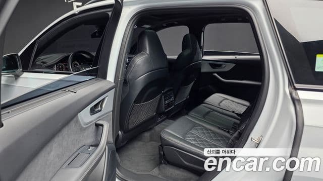 Audi Q7 2023 — Photo 22/39