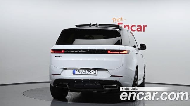 Land Rover Range Rover Sport 2025 — Photo 32/38