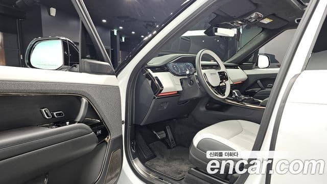 Land Rover Range Rover Sport 2025 — Photo 23/38