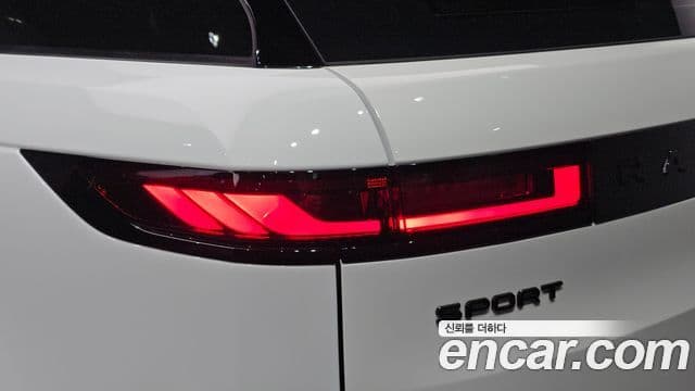 Land Rover Range Rover Sport 2025 — Photo 24/38