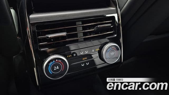 Land Rover Range Rover Sport 2025 — Photo 16/38