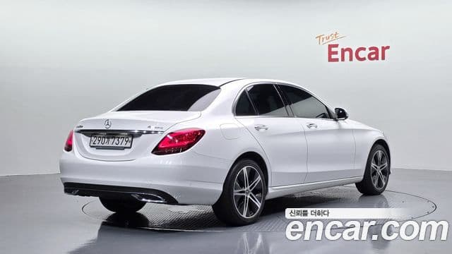 Mercedes-Benz C-Class 2019 — Şəkil 1/20