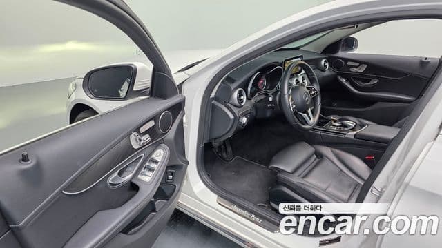 Mercedes-Benz C-Class 2019 — Şəkil 8/20