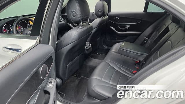 Mercedes-Benz C-Class 2019 — Şəkil 12/20