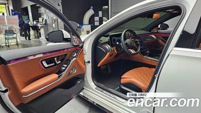 Mercedes-Benz S-Class 2025 — Фото 10/20