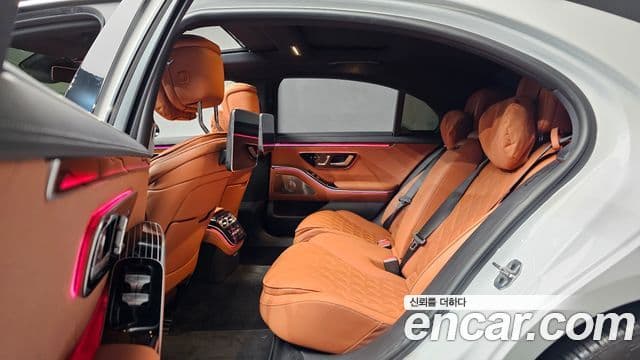 Mercedes-Benz S-Class 2025 — Фото 12/20