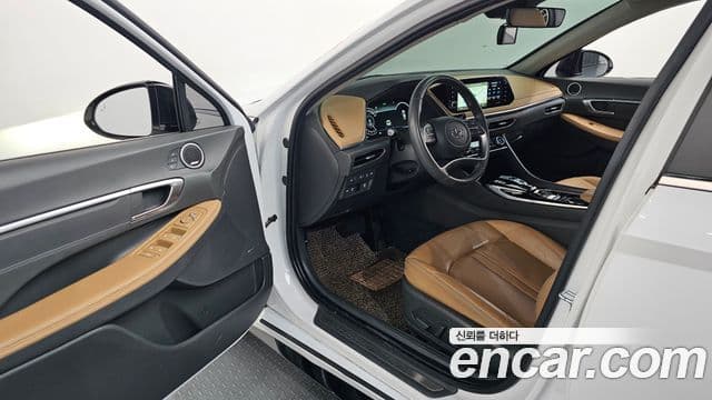 Hyundai Sonata 2022 — ფოტო 8/20