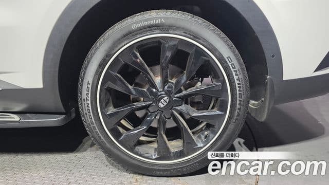 Kia Sorento 2021 — ფოტო 2/35