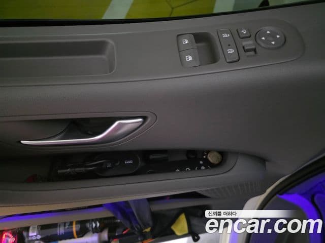 Hyundai Staria 2023 — ფოტო 6/20