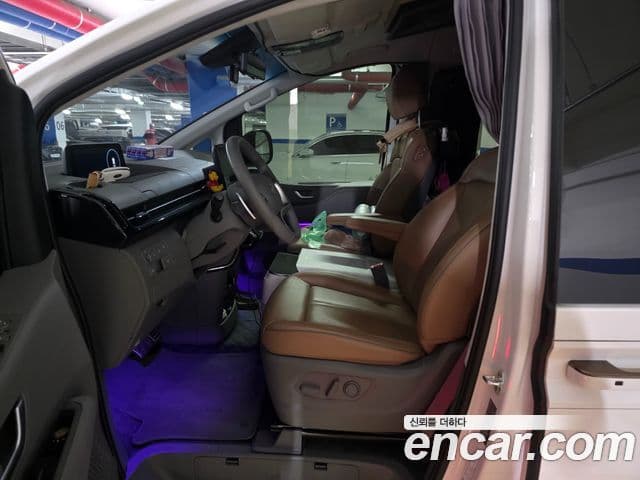 Hyundai Staria 2023 — ფოტო 7/20