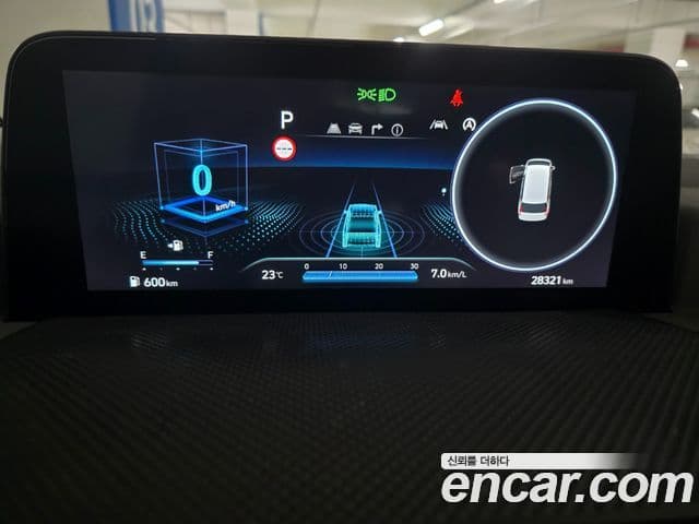 Hyundai Staria 2023 — ფოტო 8/20