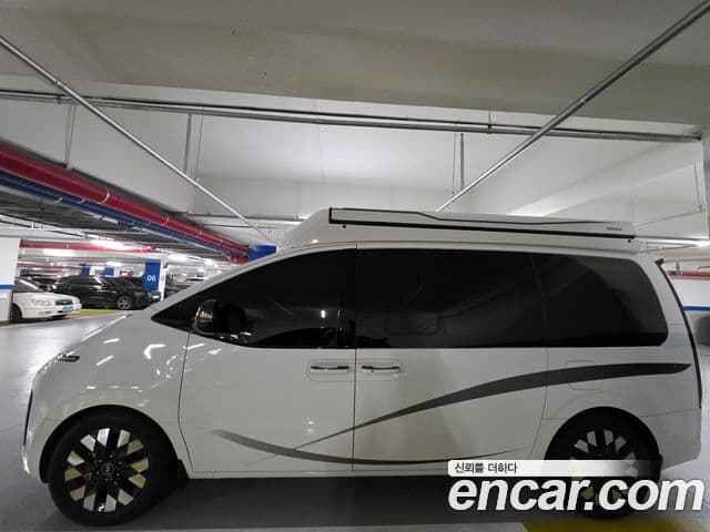 Hyundai Staria 2023 — ფოტო 15/20