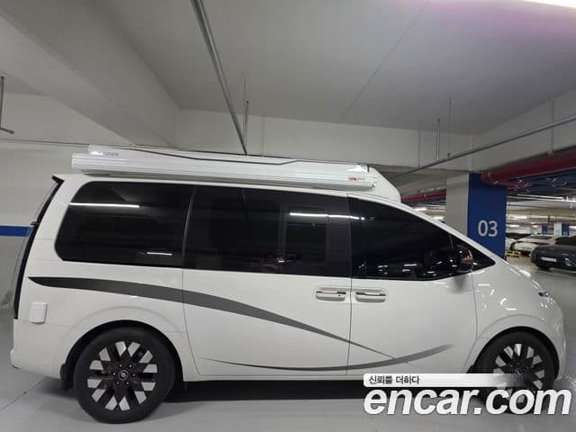 Hyundai Staria 2023 — ფოტო 16/20
