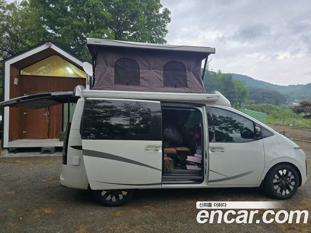 Hyundai Staria 2023 — ფოტო 17/20