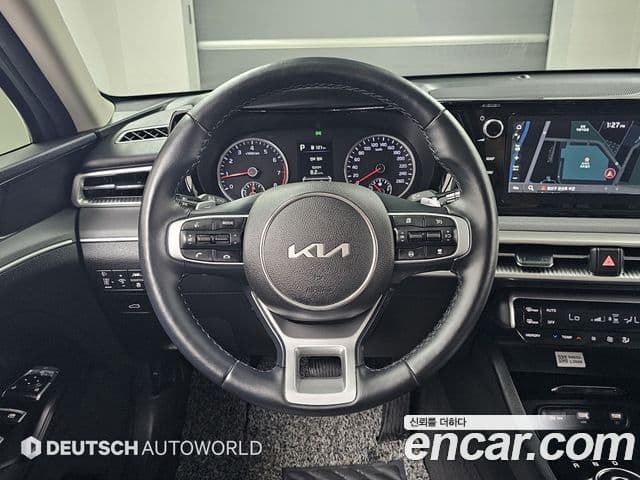 Kia K5 2023 — Şəkil 12/20