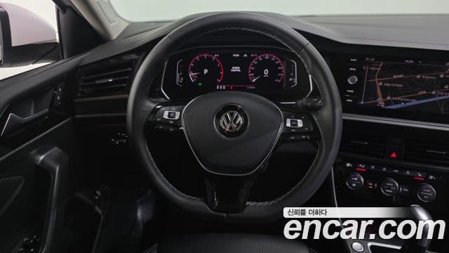 Volkswagen Jetta 2021 — ფოტო 13/20