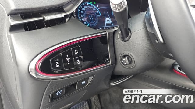 Genesis GV70 2022 — ფოტო 18/20